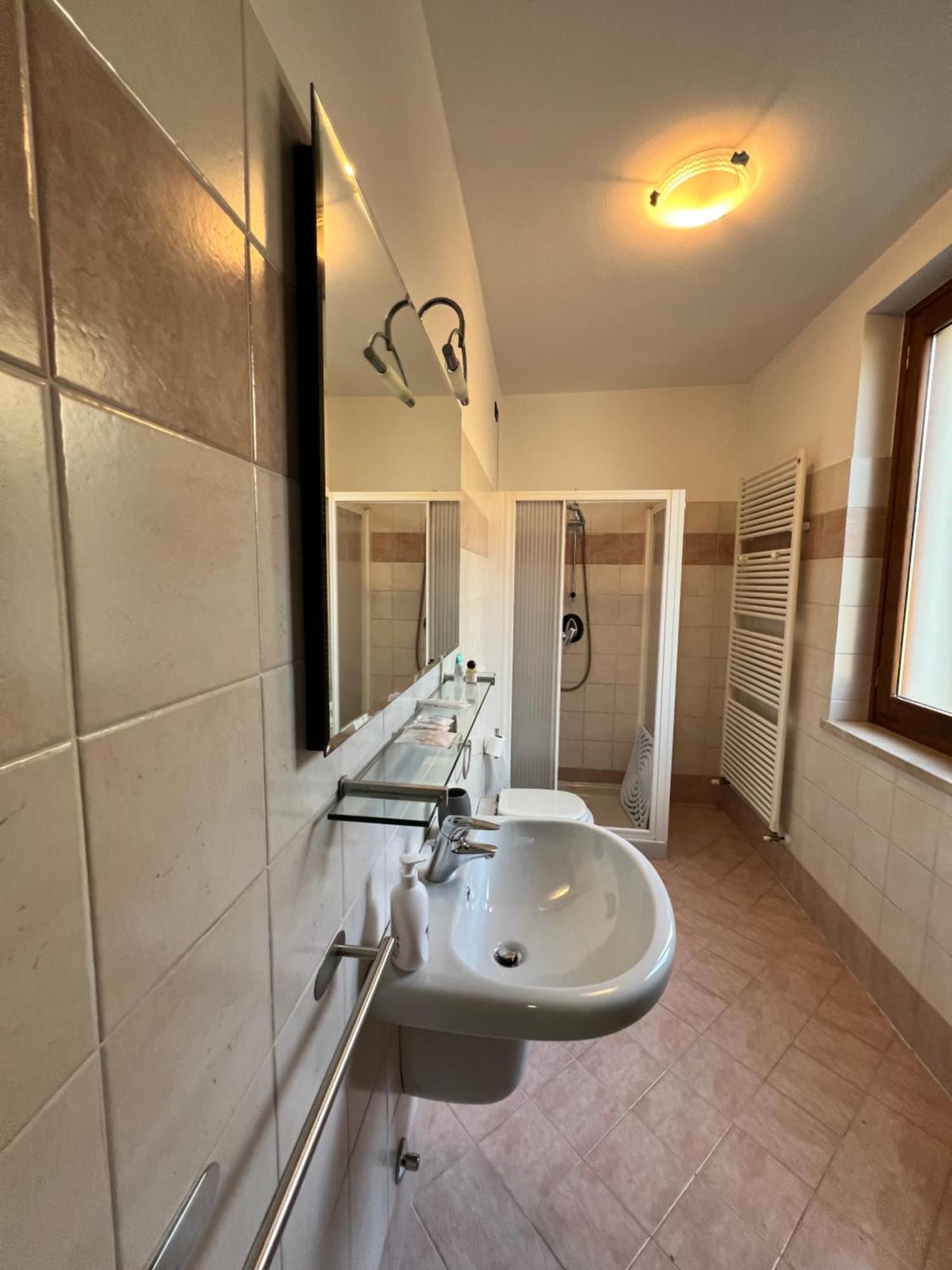 Magic Desenzano Apartment Desenzano del Garda Bagian luar foto